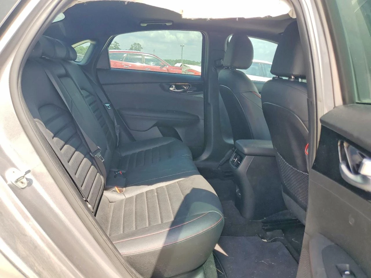 Kia Forte 1.6l Gt, снимка 10 - Автомобили и джипове - 56039355