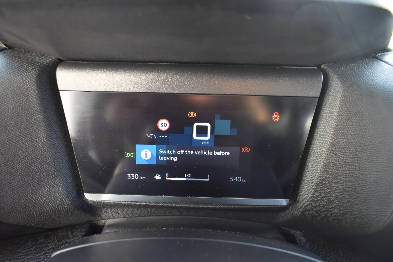 Citroen C4 500KM!!!* РАВЕН НА НОВ, снимка 15 - Автомобили и джипове - 56214584
