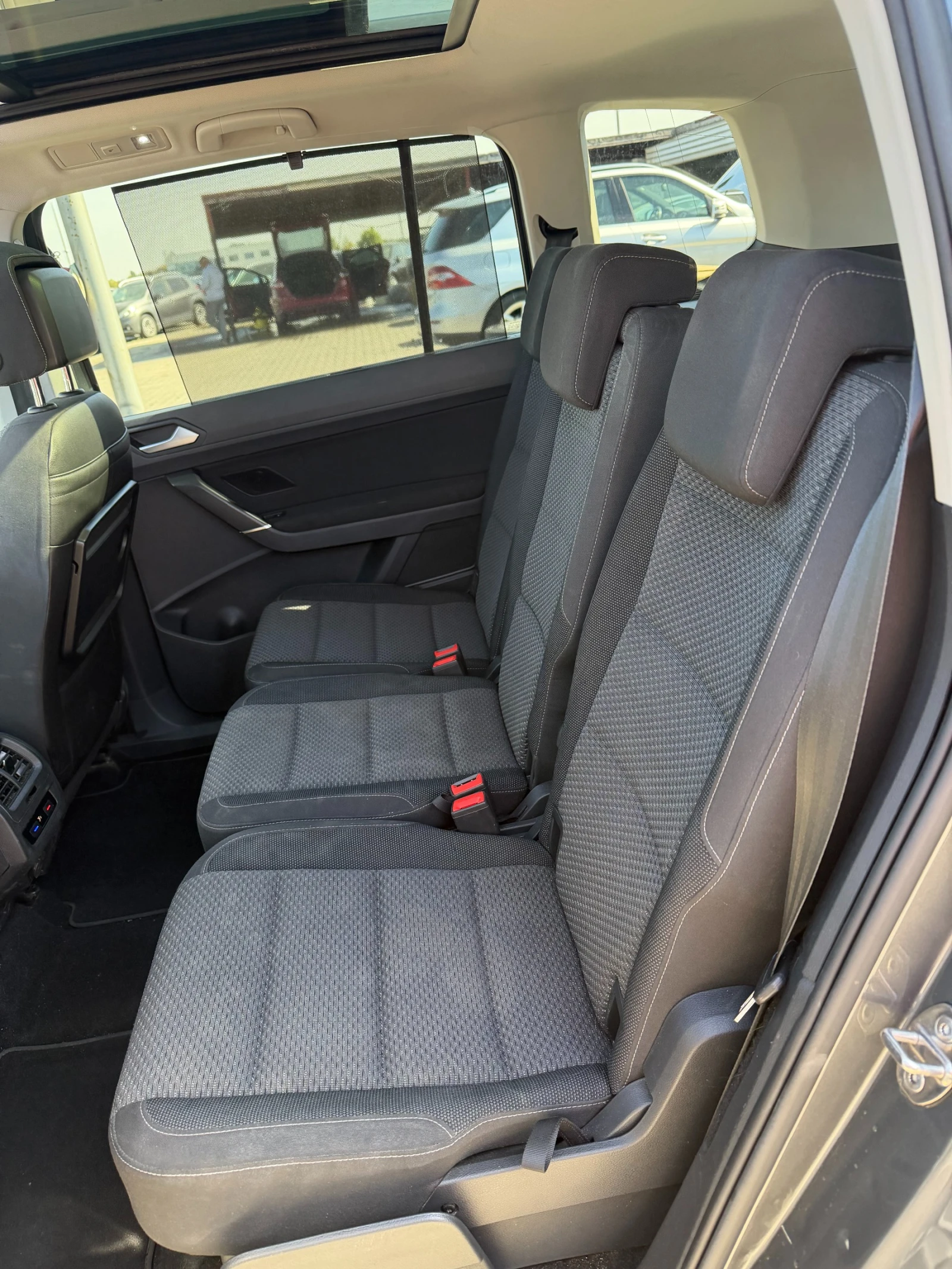 VW Touran 1.6TDI AVTOMAT/NAVI/PANORAMA EURO 6 | Mobile.bg � ����������� 10