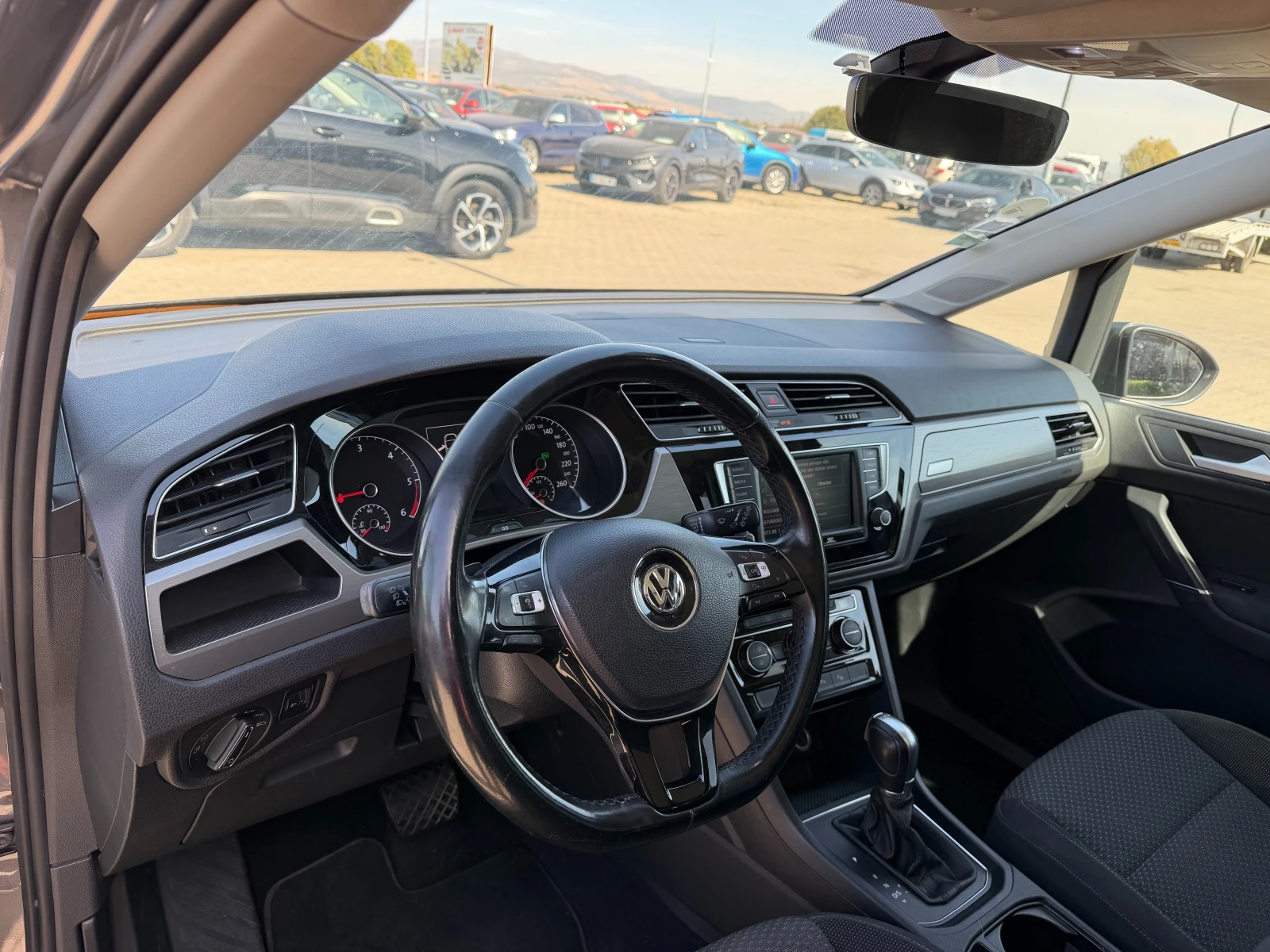 VW Touran 1.6TDI AVTOMAT/NAVI/PANORAMA EURO 6 | Mobile.bg � ����������� 14