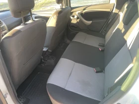 Dacia Duster 1.6i GAZ-BENZIN, снимка 9