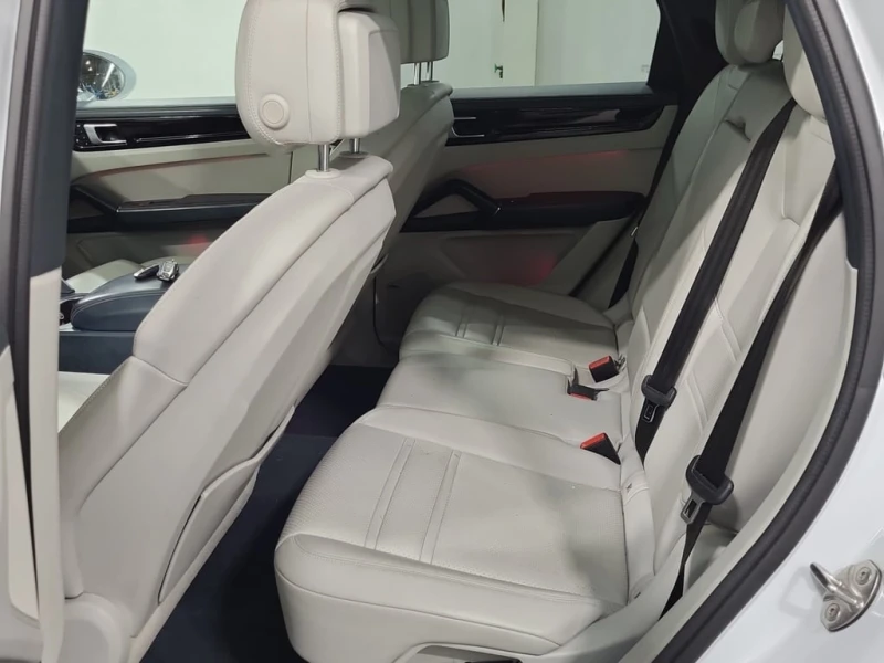 Porsche Cayenne * AWD * CARFAX * ЦЕНА ДО БГ, снимка 12 - Автомобили и джипове - 52991070