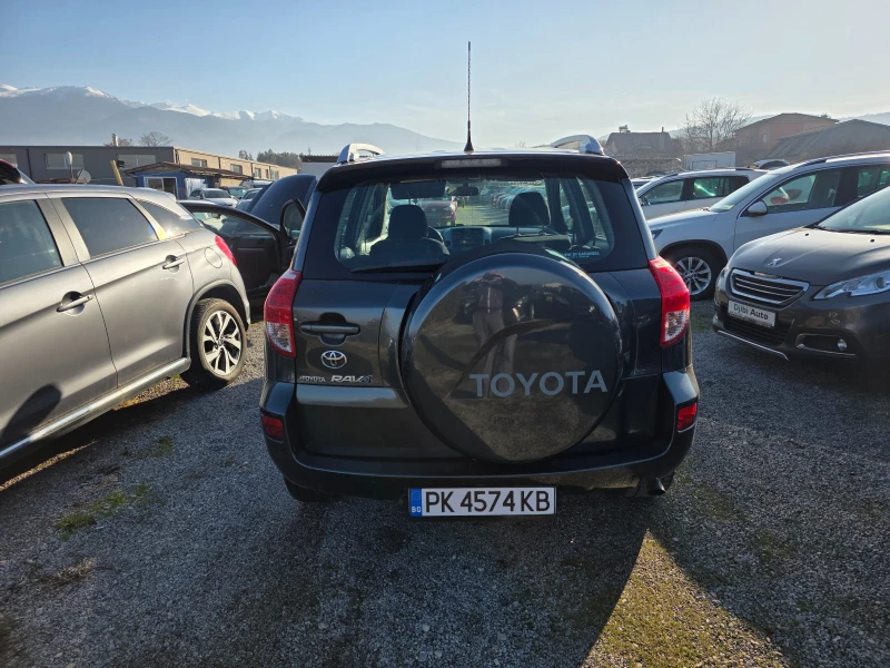 Toyota Rav4 2.2d4d 136k.c всичко платено нови гуми, снимка 7 - Автомобили и джипове - 53114386