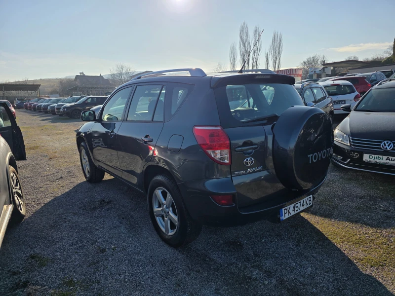 Toyota Rav4 2.2d4d 136k.c всичко платено нови гуми, снимка 6 - Автомобили и джипове - 53114386