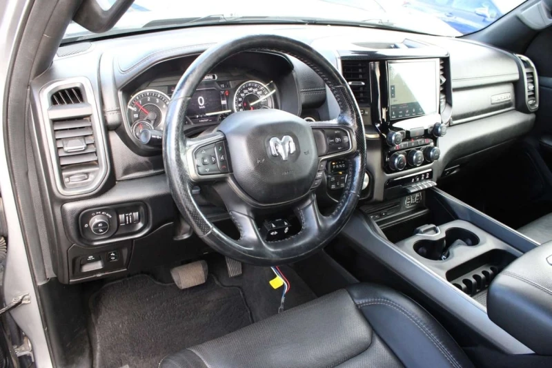 Dodge RAM 1500 SPORT CREW CAB NO ACCIDENT| HEMI 5.7 , снимка 9 - Автомобили и джипове - 53362238