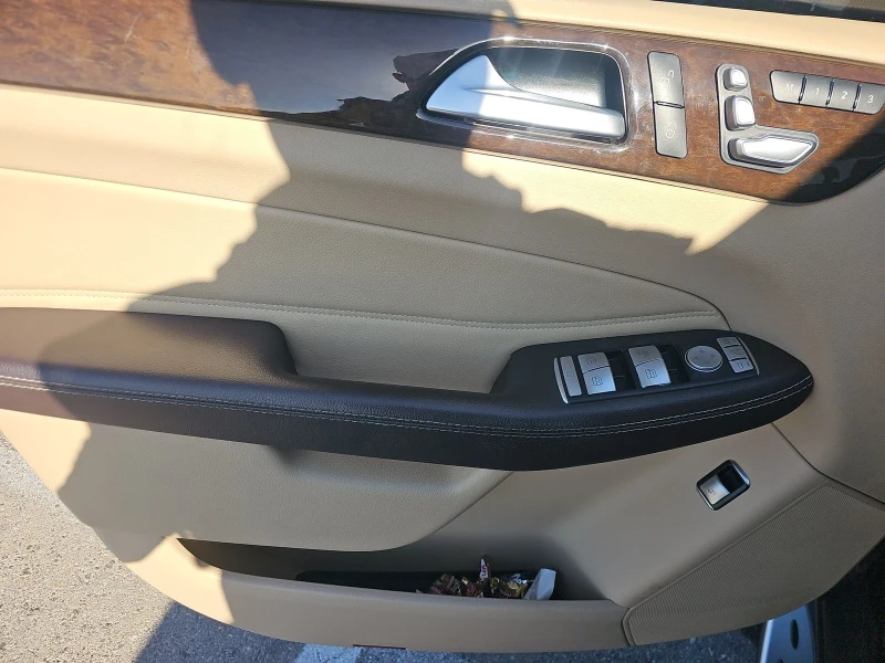 Mercedes-Benz GLE 350 4MATIC | Blind Spot | Lane Keeping| ЗАДНА КАМЕРА |, снимка 9 - Автомобили и джипове - 53354890