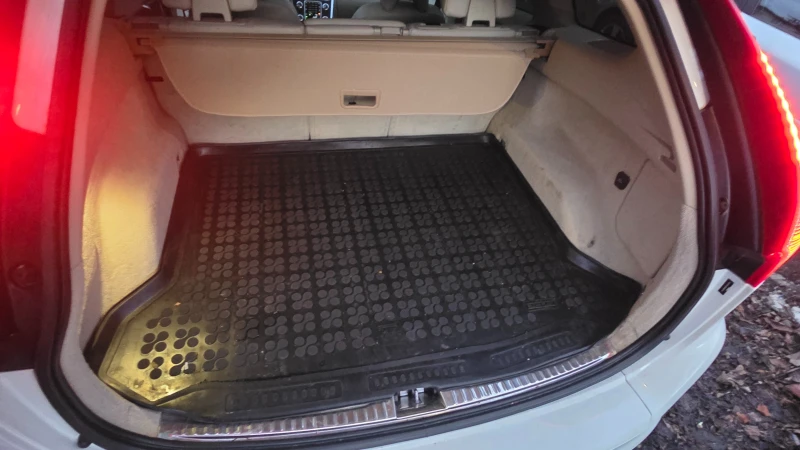 Volvo XC60, снимка 14 - Автомобили и джипове - 53599602