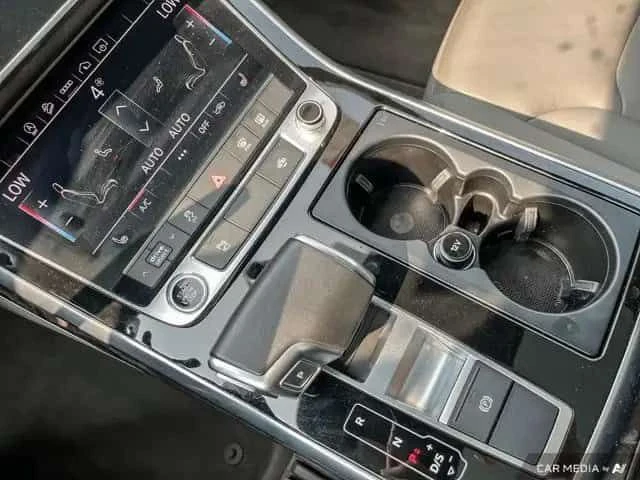 Audi Q7 * Komfort 45 Quattro PANO * ПОДГРЕВИ * CARFAX * , снимка 17 - Автомобили и джипове - 53536298