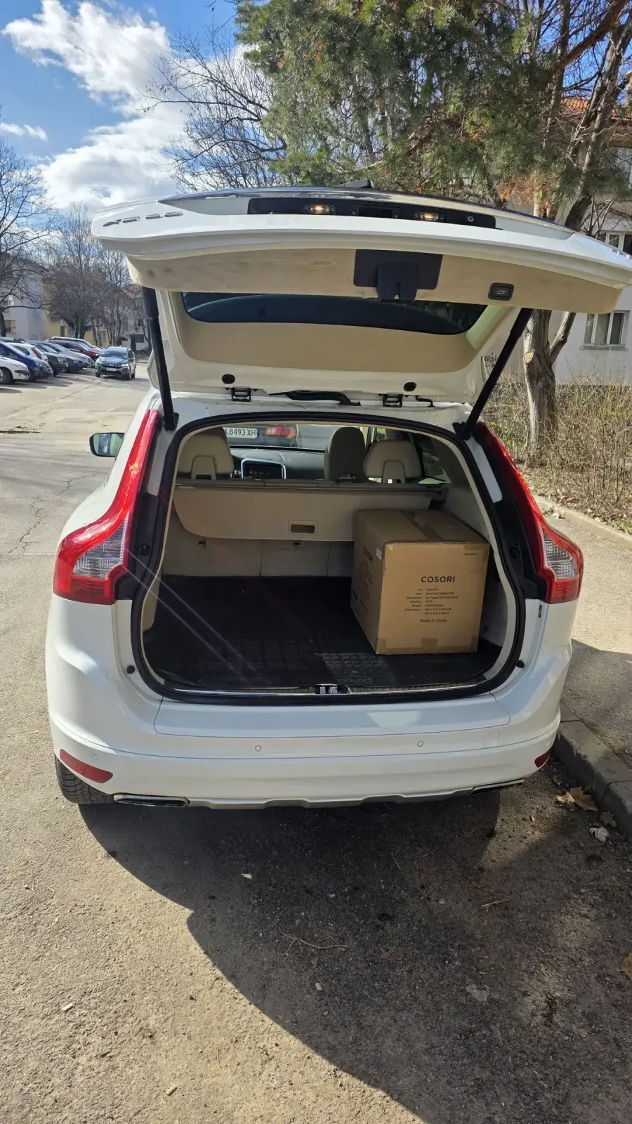 Volvo XC60 2.0 T5, Platinum - изображение 10