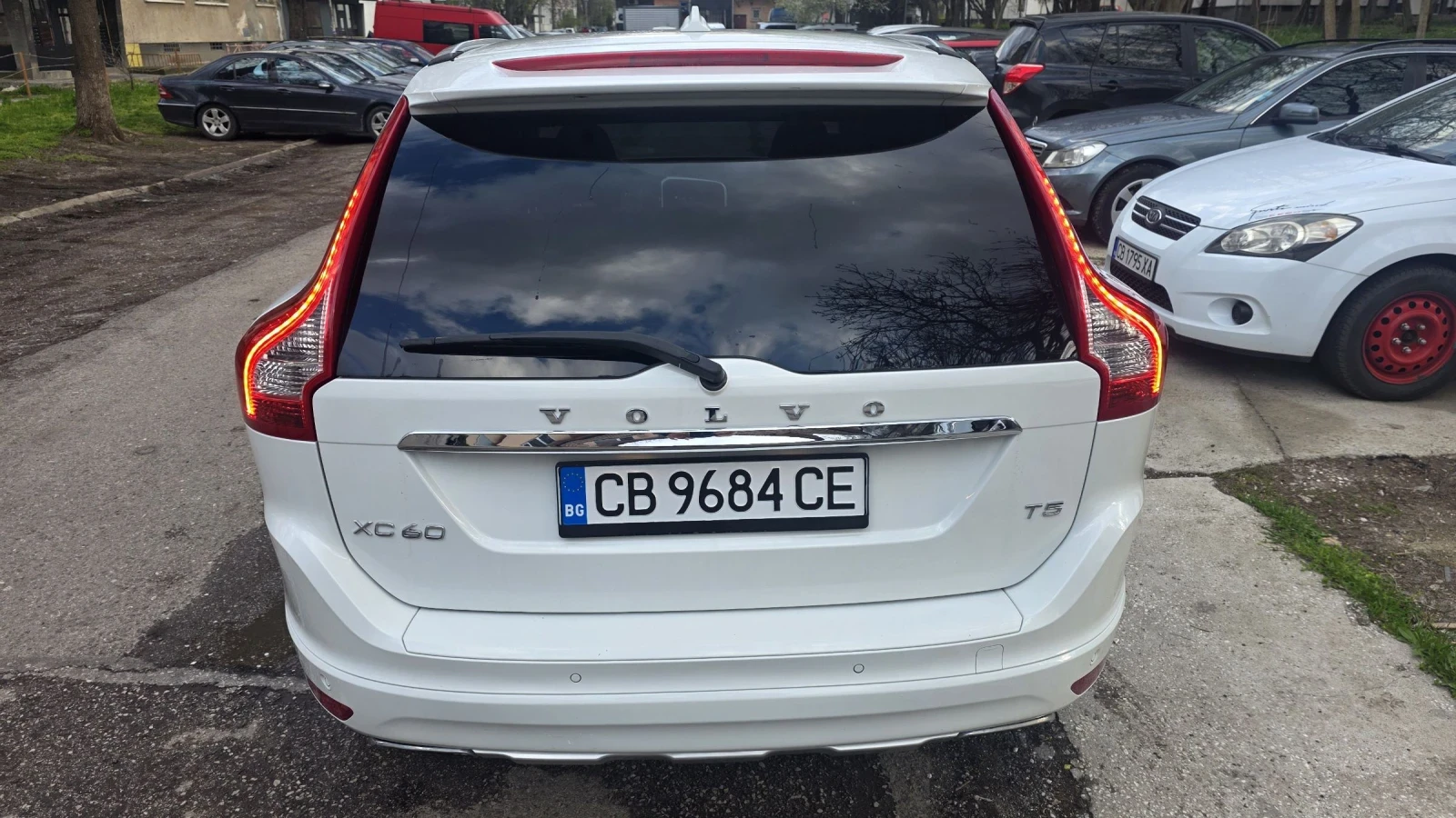 Volvo XC60 T5, Platinum, снимка 5 - Автомобили и джипове - 53954141