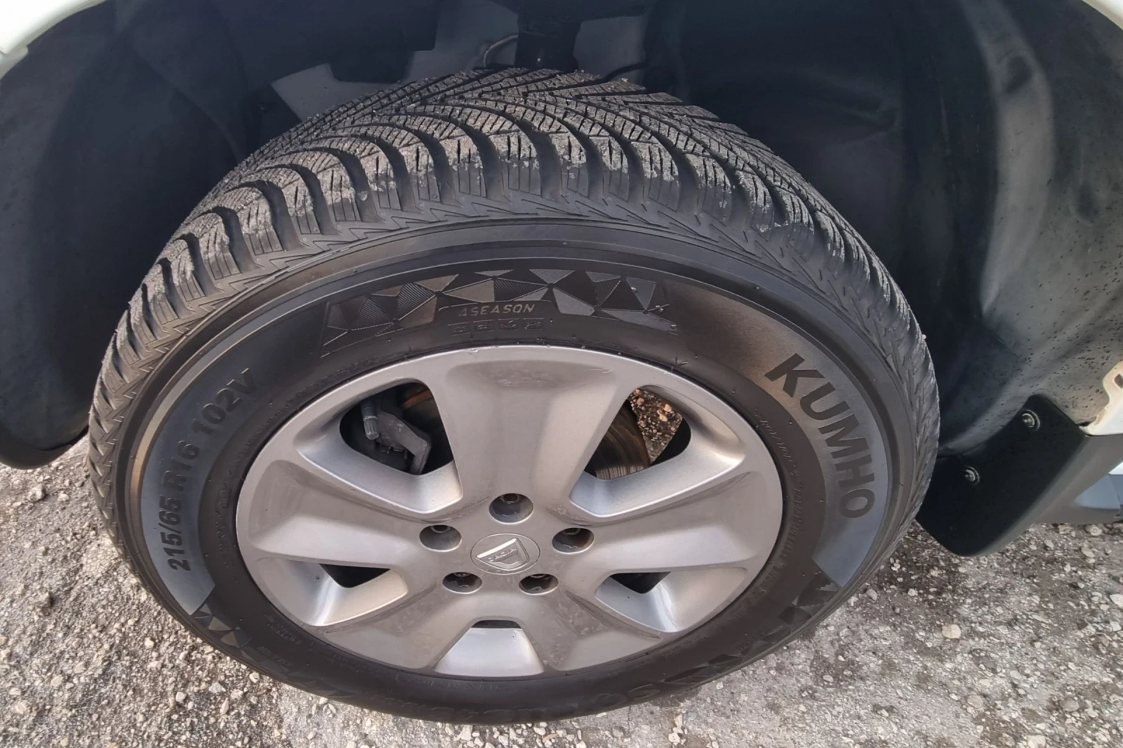 Dacia Duster 1.6i LPG Face, снимка 15 - Автомобили и джипове - 53731527