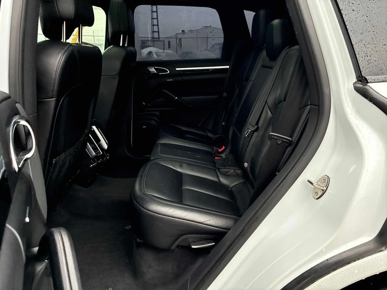 Porsche Cayenne * S E Hybrid * CARFAX * ДВА КЛЮЧА * ОБДУХВАНЕ, снимка 17 - Автомобили и джипове - 54075704