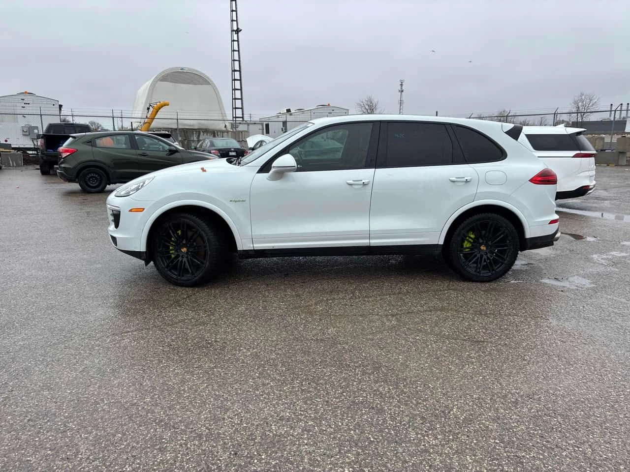 Porsche Cayenne * S E Hybrid * CARFAX * ДВА КЛЮЧА * ОБДУХВАНЕ, снимка 2 - Автомобили и джипове - 54075704