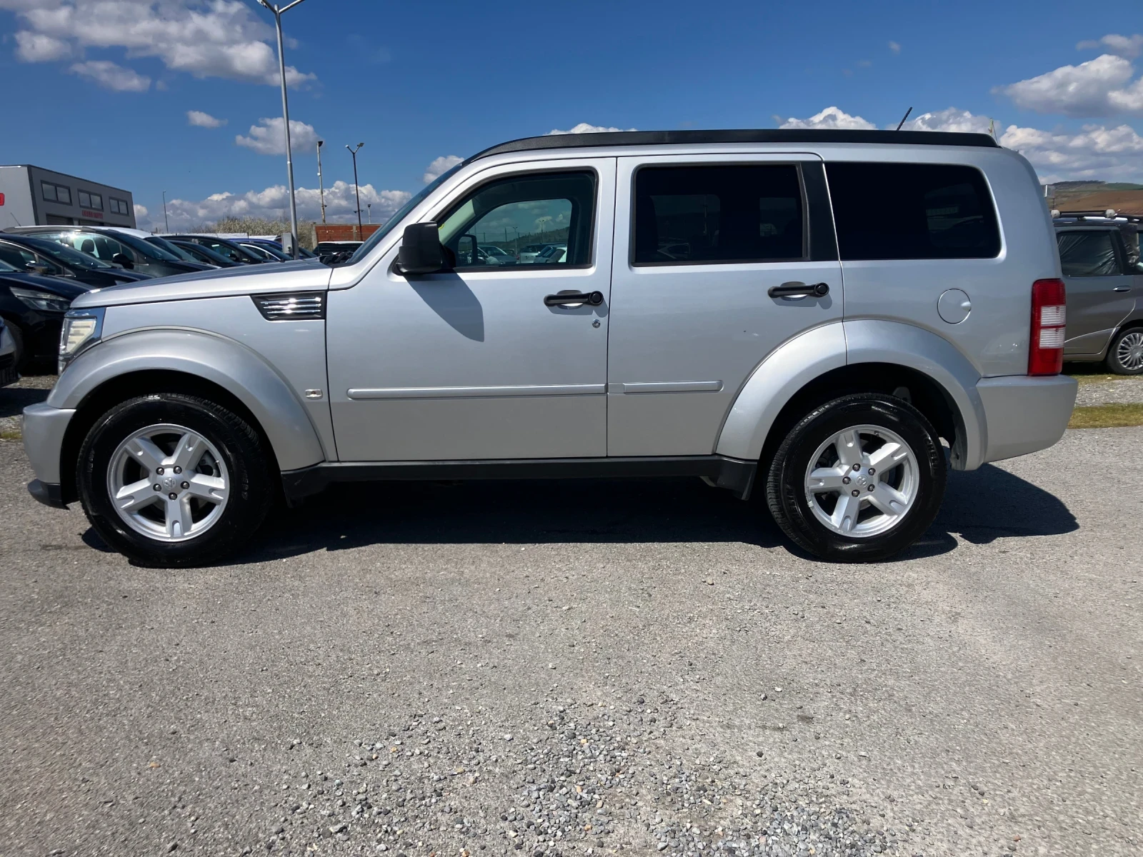 Dodge Nitro 2.8crdi Avtomat 4x4, снимка 5 - Автомобили и джипове - 54211383