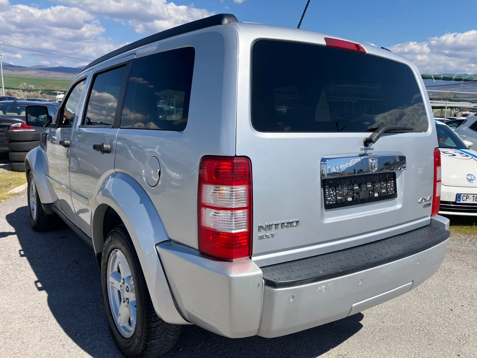 Dodge Nitro 2.8crdi Avtomat 4x4, снимка 6 - Автомобили и джипове - 54211383