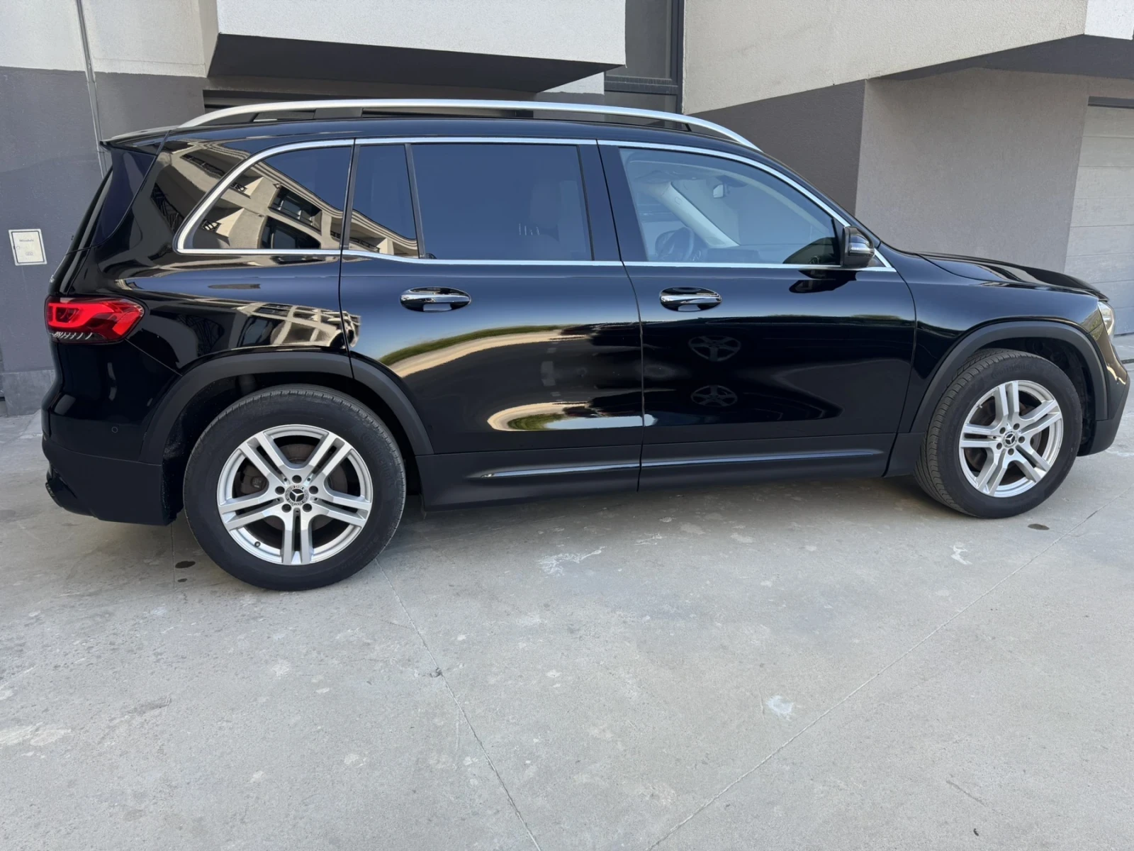 Mercedes-Benz GLB 250 4Matik, снимка 7 - Автомобили и джипове - 54715889