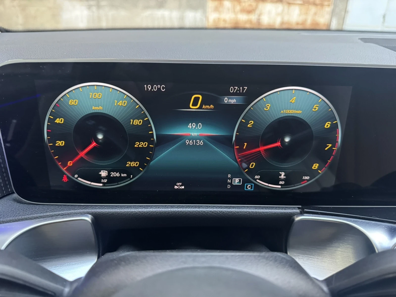 Mercedes-Benz GLB 250 4Matic, снимка 15 - Автомобили и джипове - 54715889