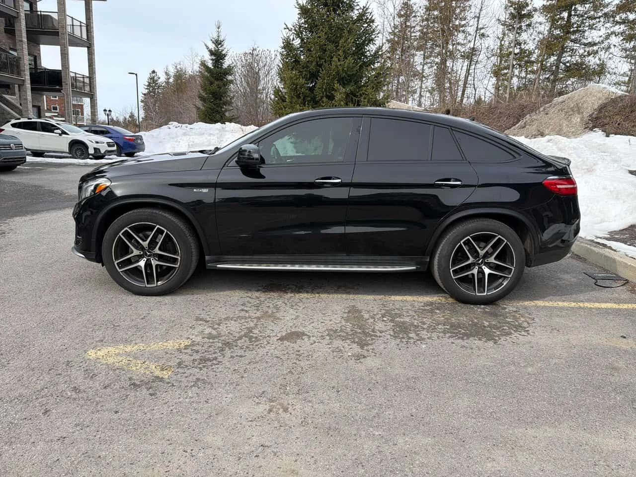 Mercedes-Benz GLE 43 AMG ДИСТРОНИК * 360 * H/K * ОБДУХВАНЕ * CARFAX, снимка 13 - Автомобили и джипове - 54794066