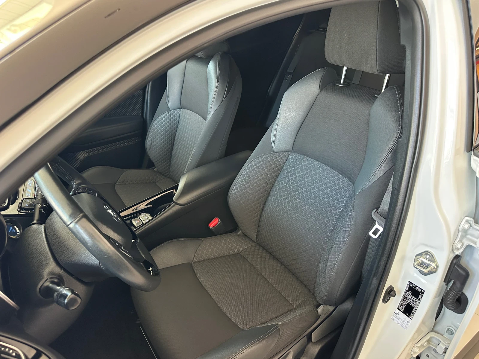 Toyota C-HR Club* Bitone, снимка 6 - Автомобили и джипове - 55392516