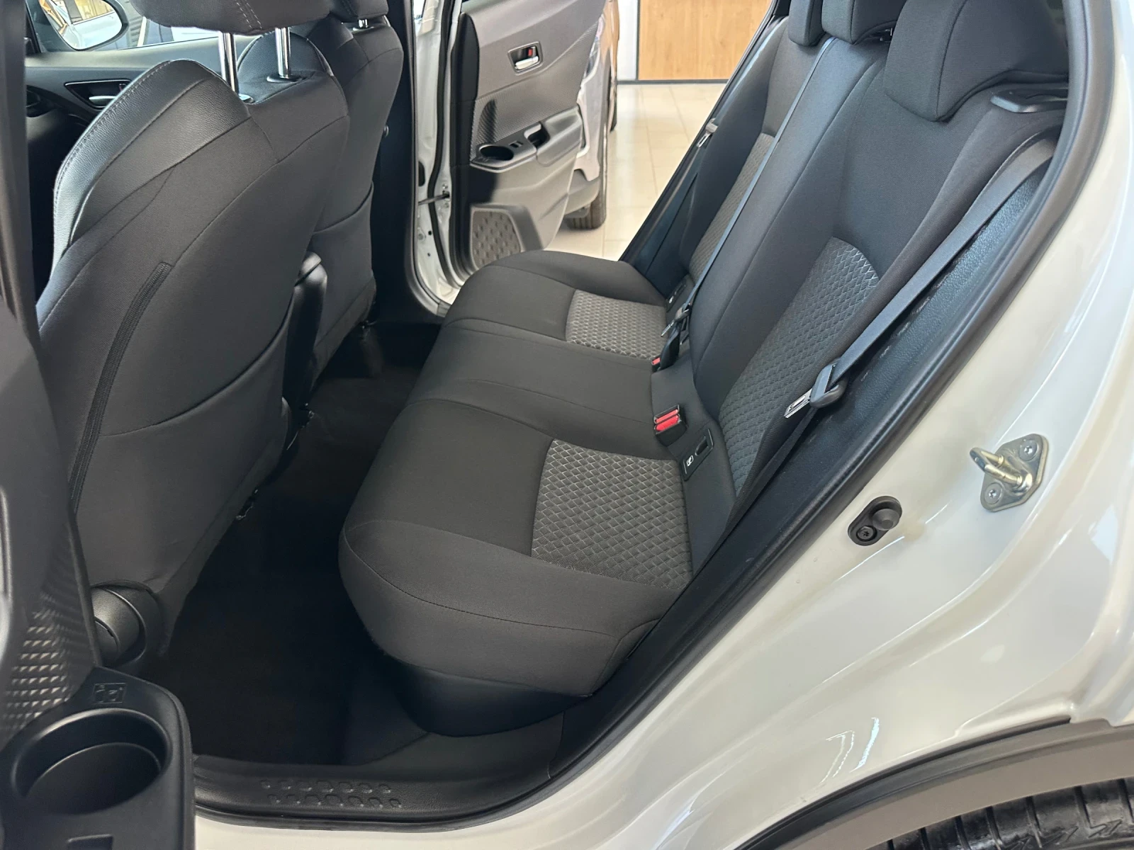Toyota C-HR Club* Bitone, снимка 8 - Автомобили и джипове - 55392516