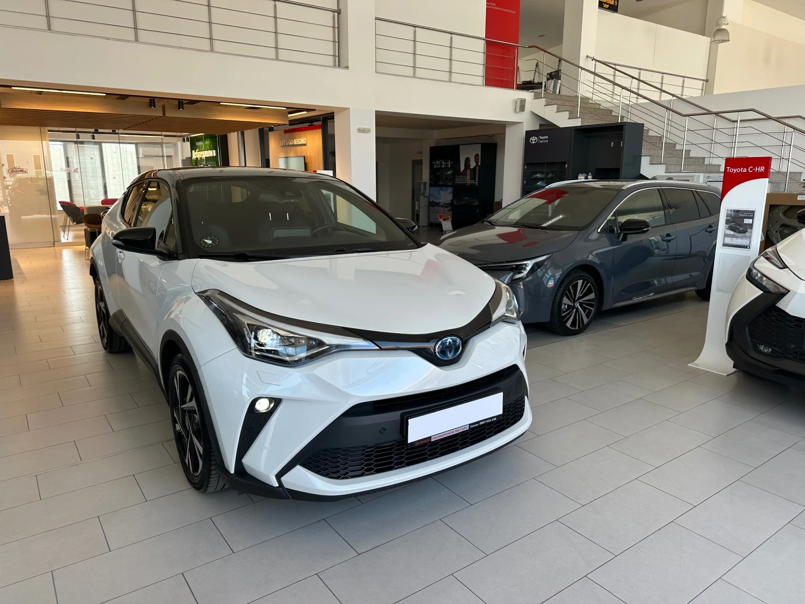 Toyota C-HR Club* Bitone, снимка 5 - Автомобили и джипове - 55392516