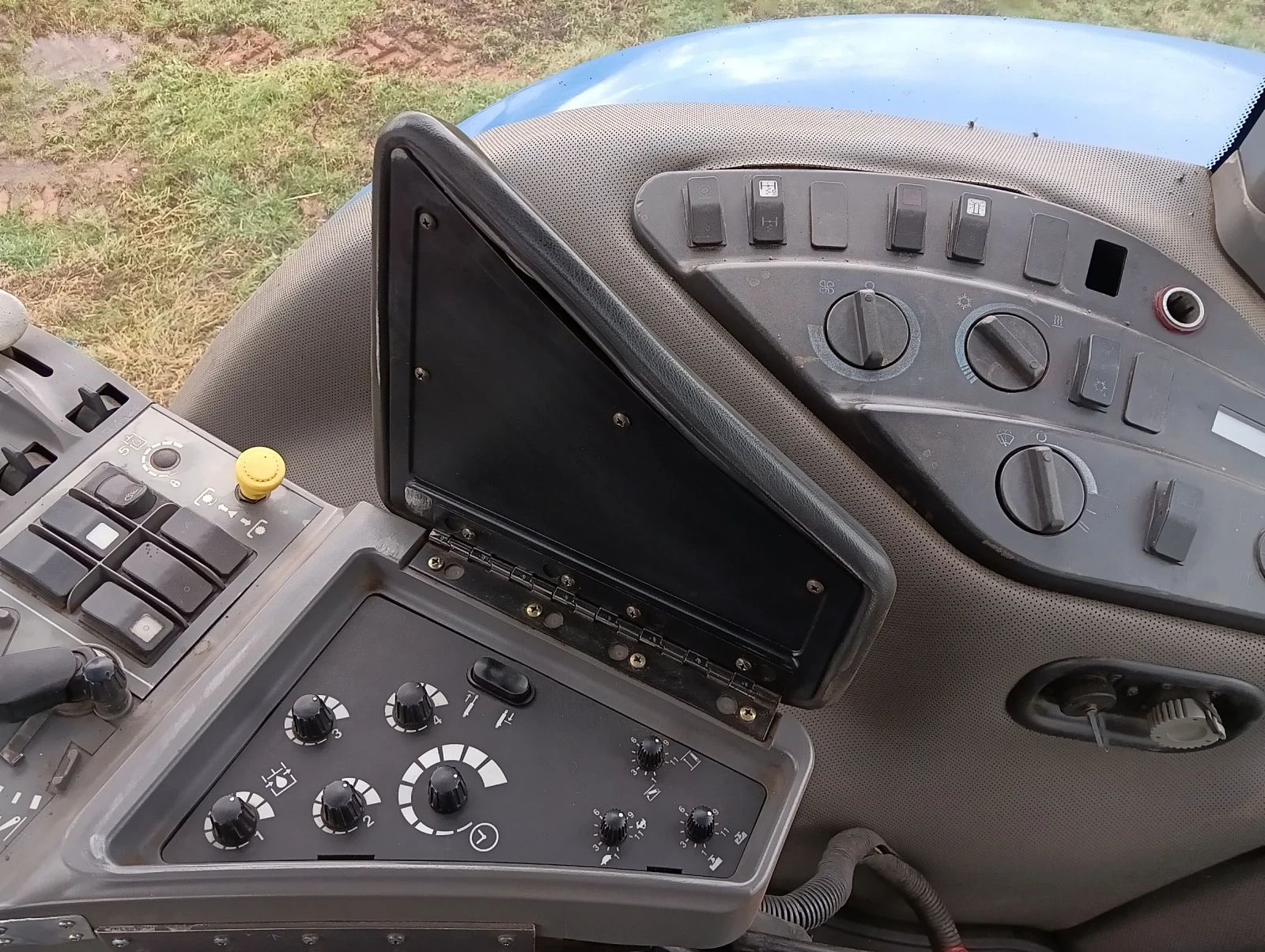 Трактор New Holland  - изображение 8