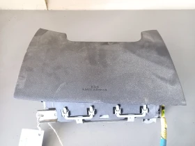 Еърбег в краката Тойота Рав4 (з)