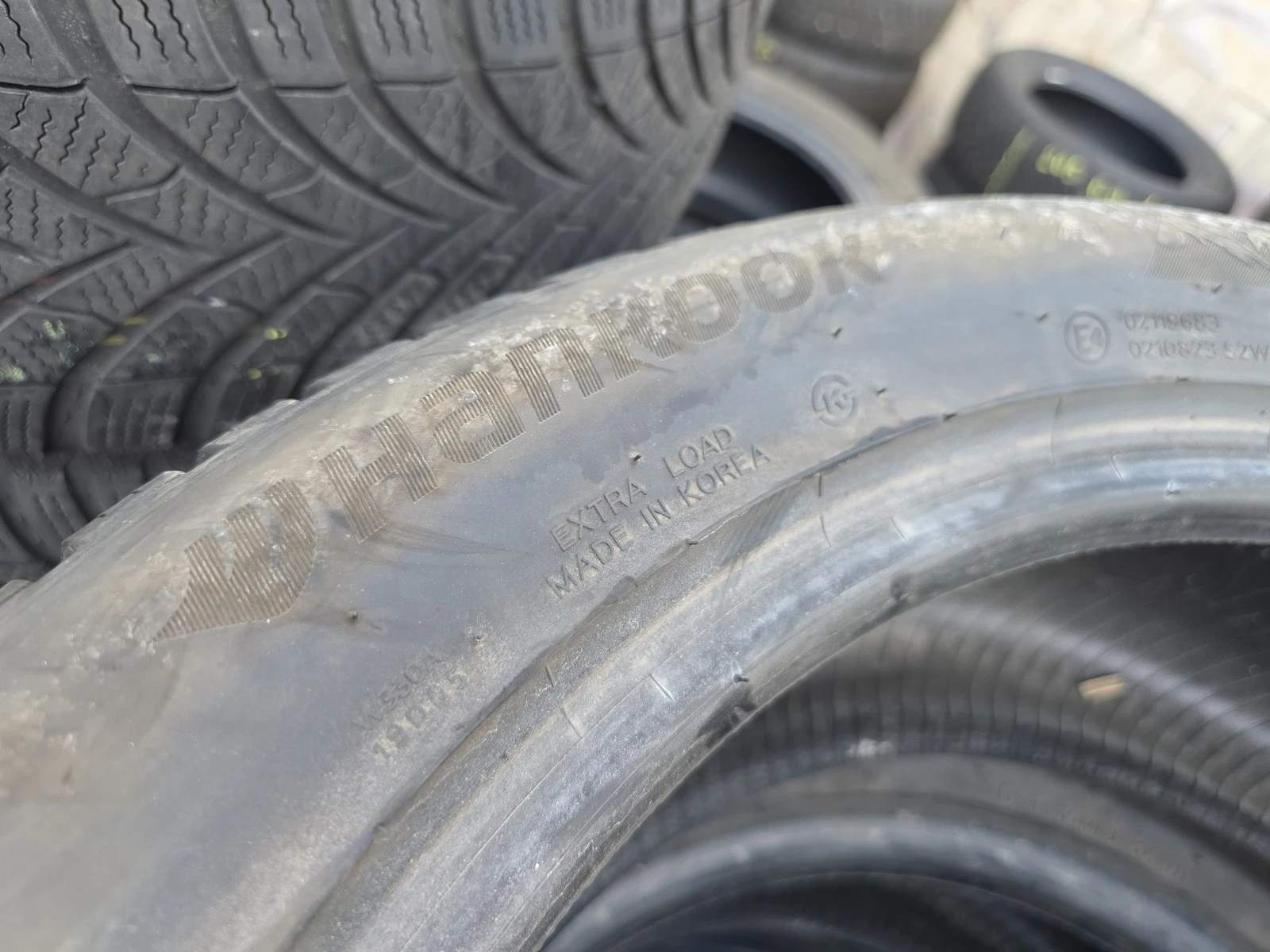 Гуми Зимни 235/50R18, снимка 7 - Гуми и джанти - 56725920