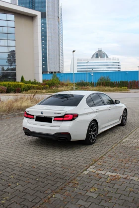 BMW 550 Лизинг/M550i/Завиващ заден мост/HUD/360/Масаж - 74888 лв. / 38289.63 € - 36500243 4
