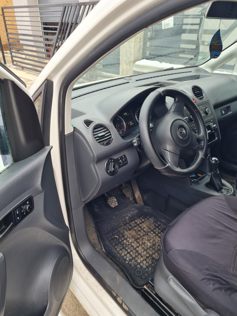 VW Caddy 1.6 tdi перфектна автопилот, снимка 10 - Автомобили и джипове - 44285094