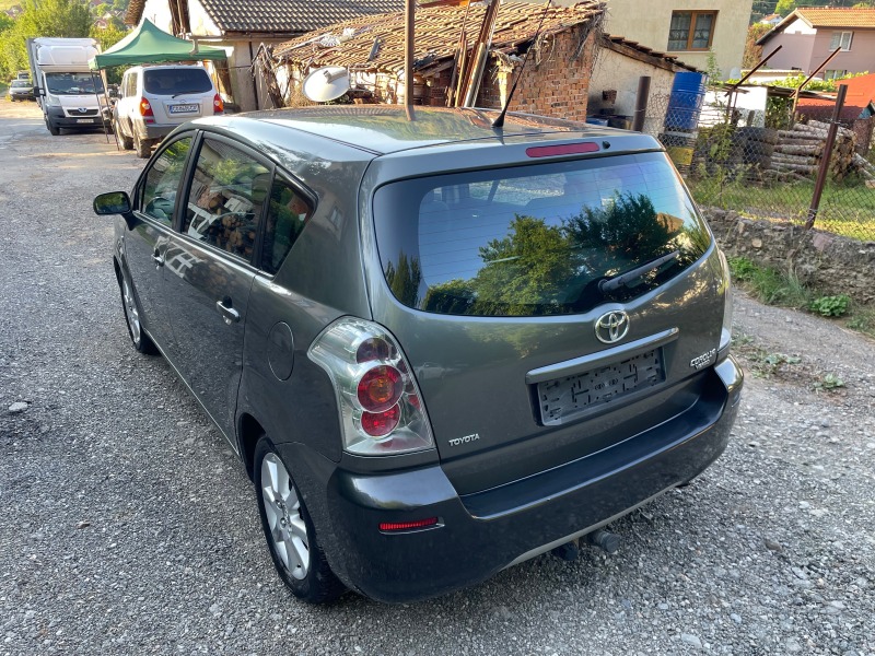 Toyota Corolla verso 2.0 D-4D, снимка 7 - Автомобили и джипове - 46427212