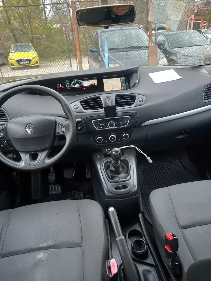 Renault Scenic, снимка 5 - Автомобили и джипове - 48075284