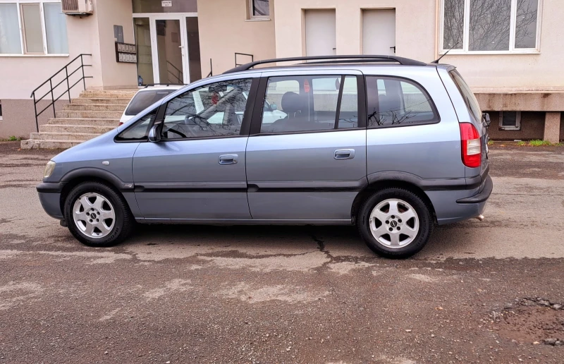 Opel Zafira 1.6/газ 6+ 1 места, снимка 1 - Автомобили и джипове - 49529683