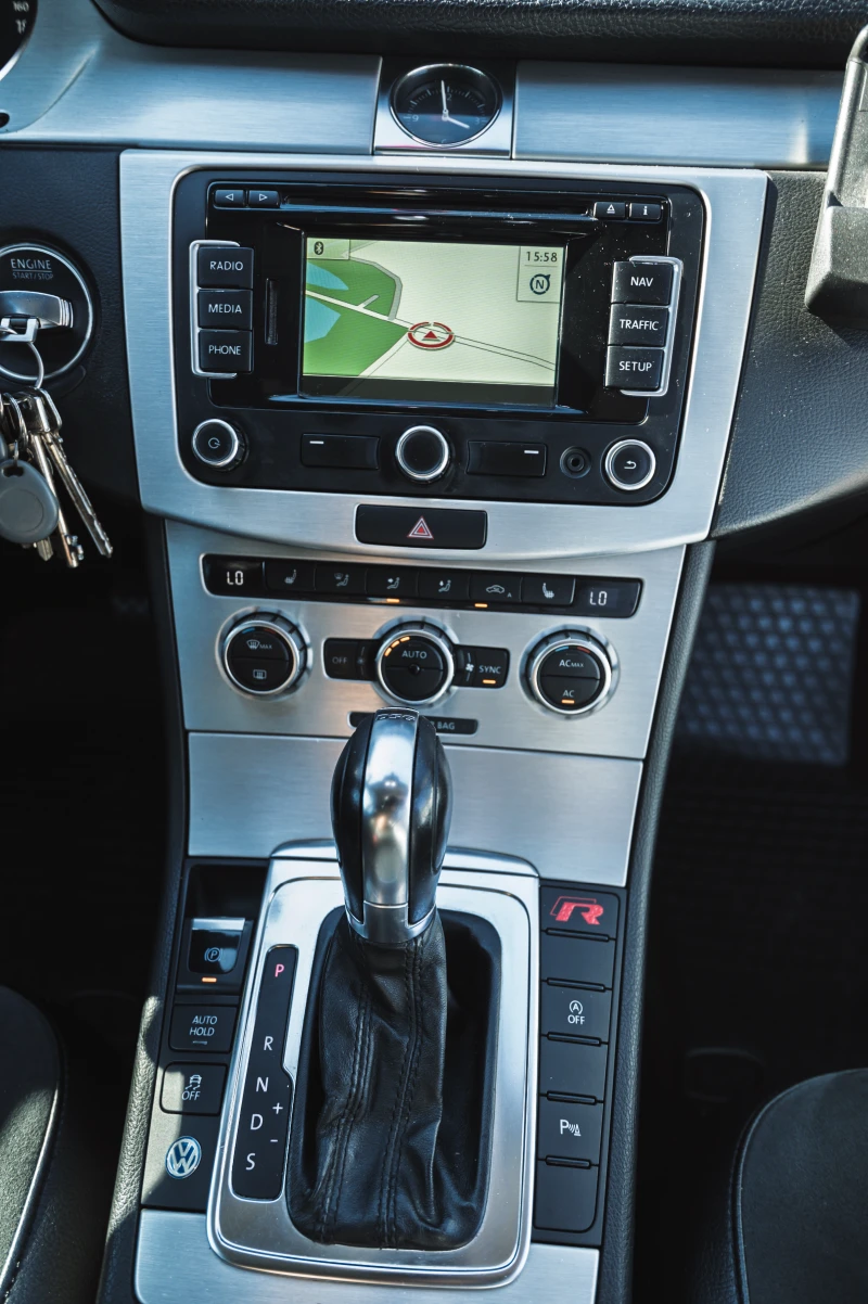 VW Passat 2.0d, снимка 5 - Автомобили и джипове - 51885390