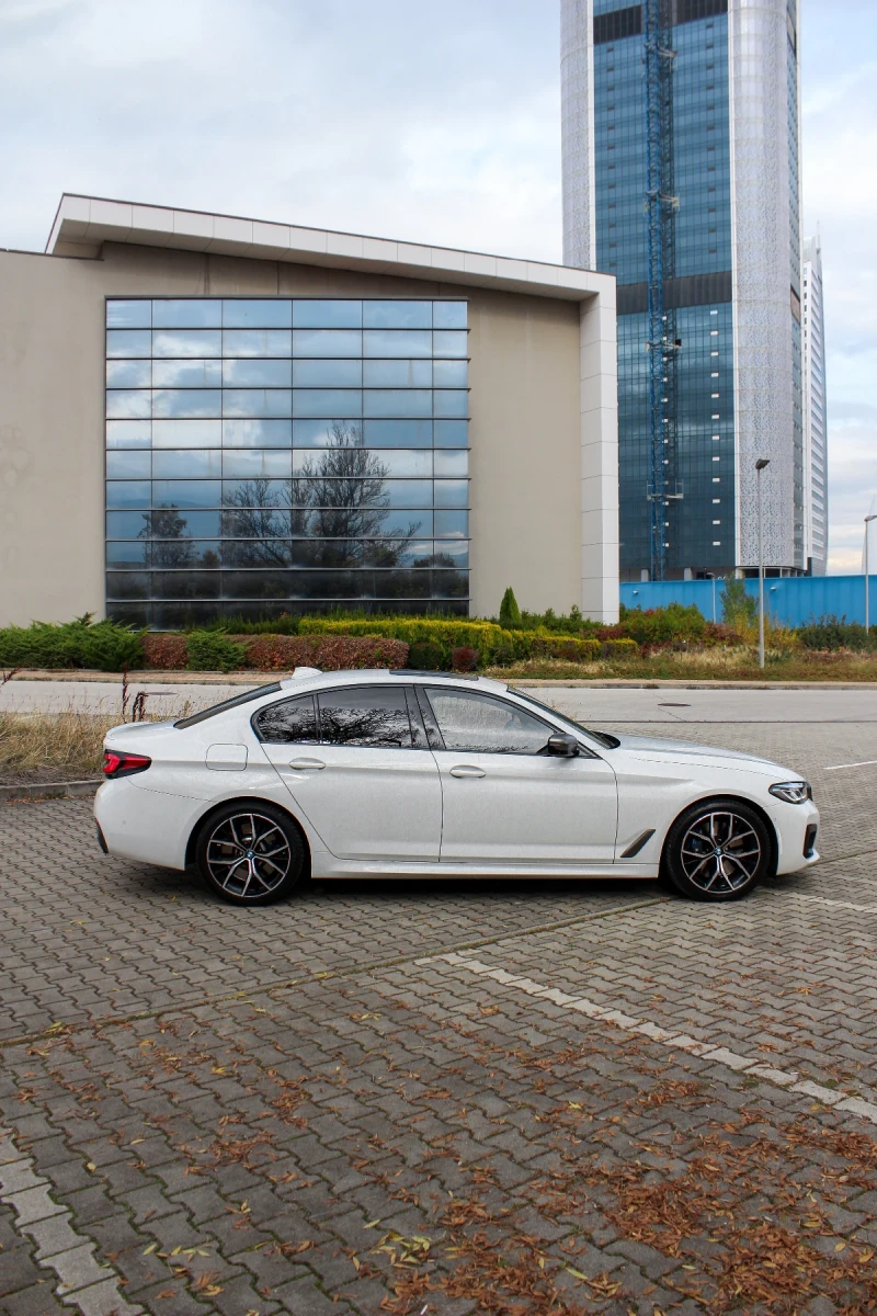 BMW 550 Лизинг/M550i/Завиващ заден мост/HUD/360/Масаж, снимка 5 - Автомобили и джипове - 52713957