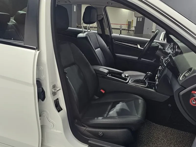 Mercedes-Benz C 220 2.2, снимка 10 - Автомобили и джипове - 54278119