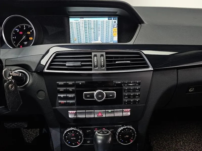 Mercedes-Benz C 220 2.2, снимка 14 - Автомобили и джипове - 54278119