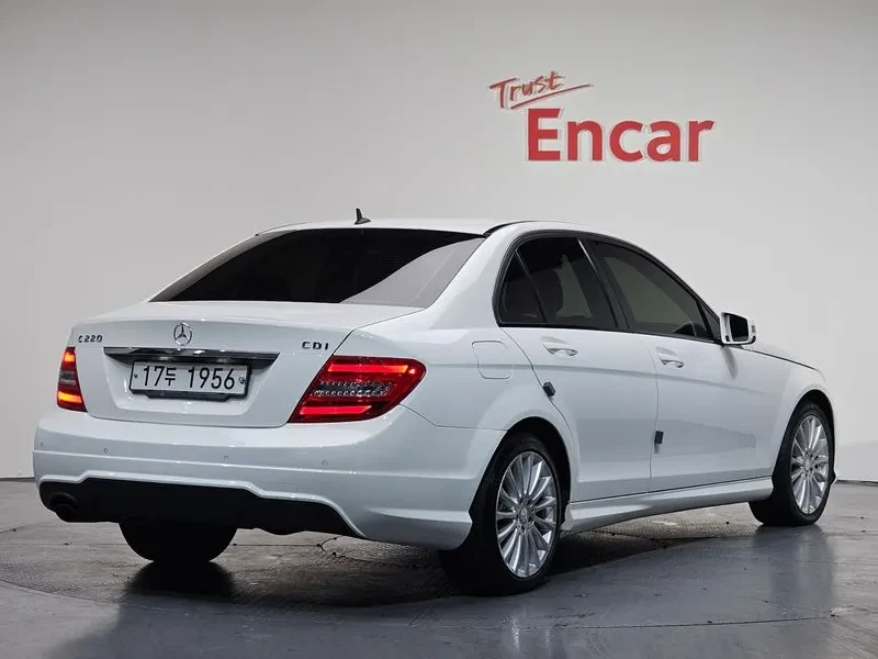 Mercedes-Benz C 220 2.2, снимка 2 - Автомобили и джипове - 54278119