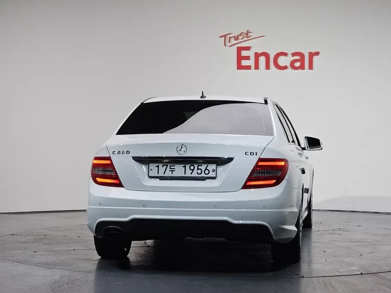 Mercedes-Benz C 220 2.2, снимка 4 - Автомобили и джипове - 54278119