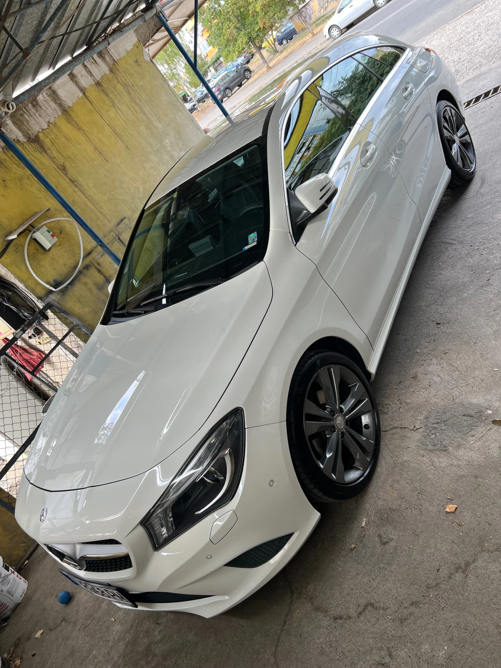 Mercedes-Benz CLA 200  - изображение 3