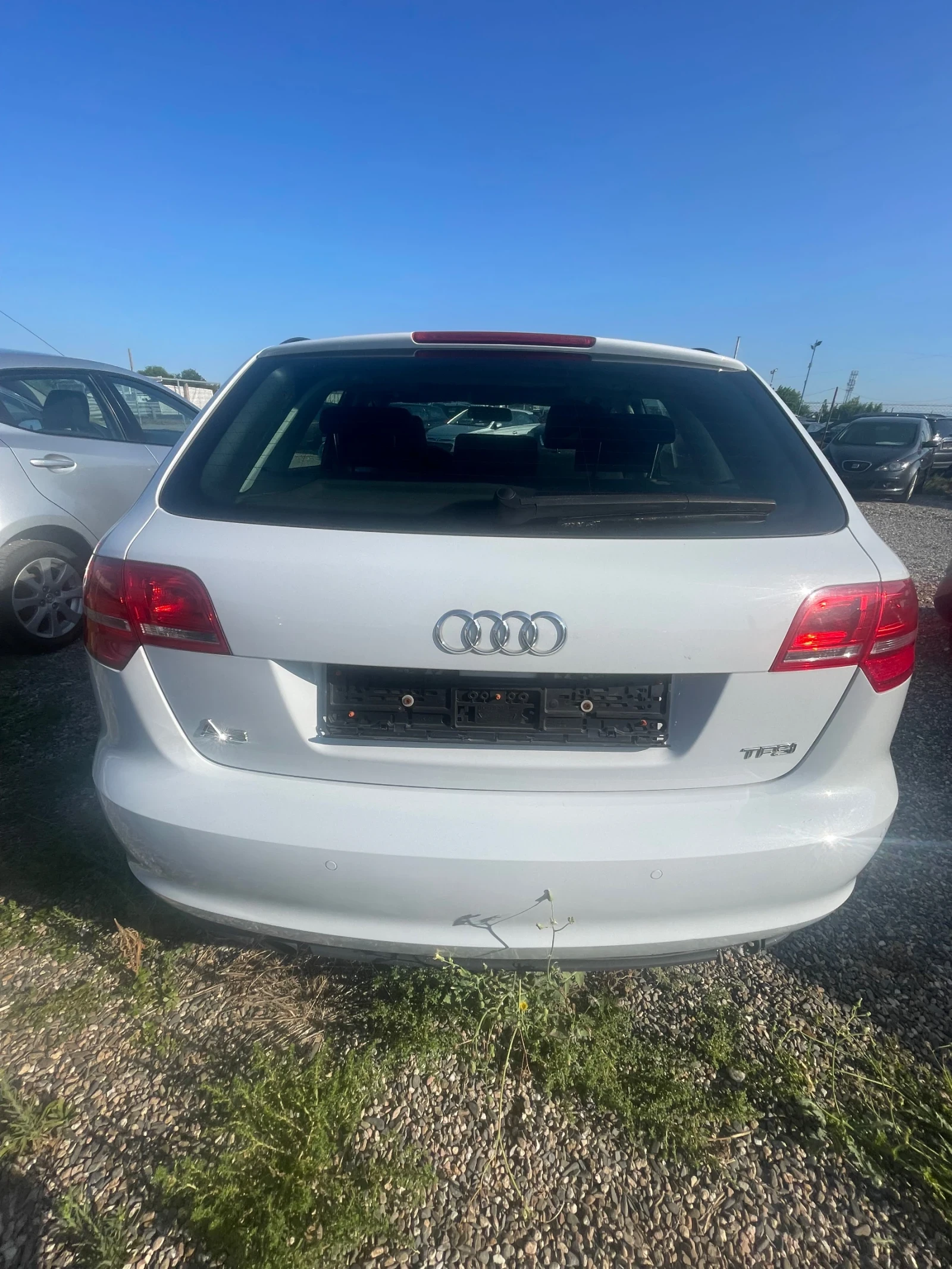 Audi A3 1, 2 i панорама - изображение 4