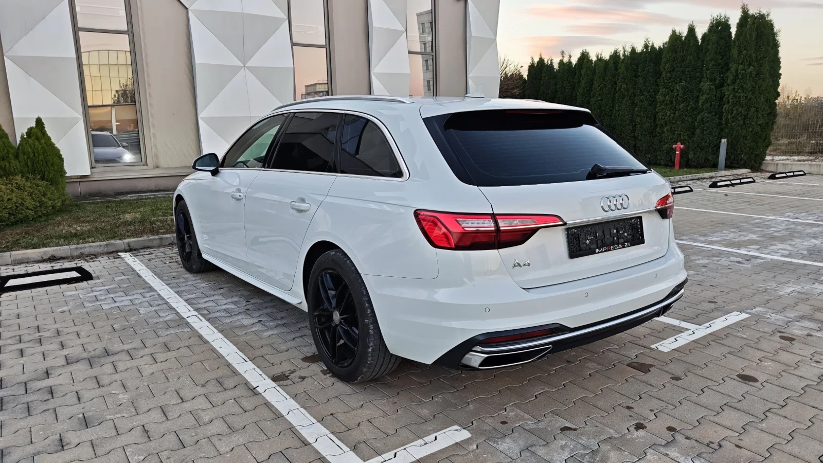 Audi A4 2.0i hybrid  - изображение 5