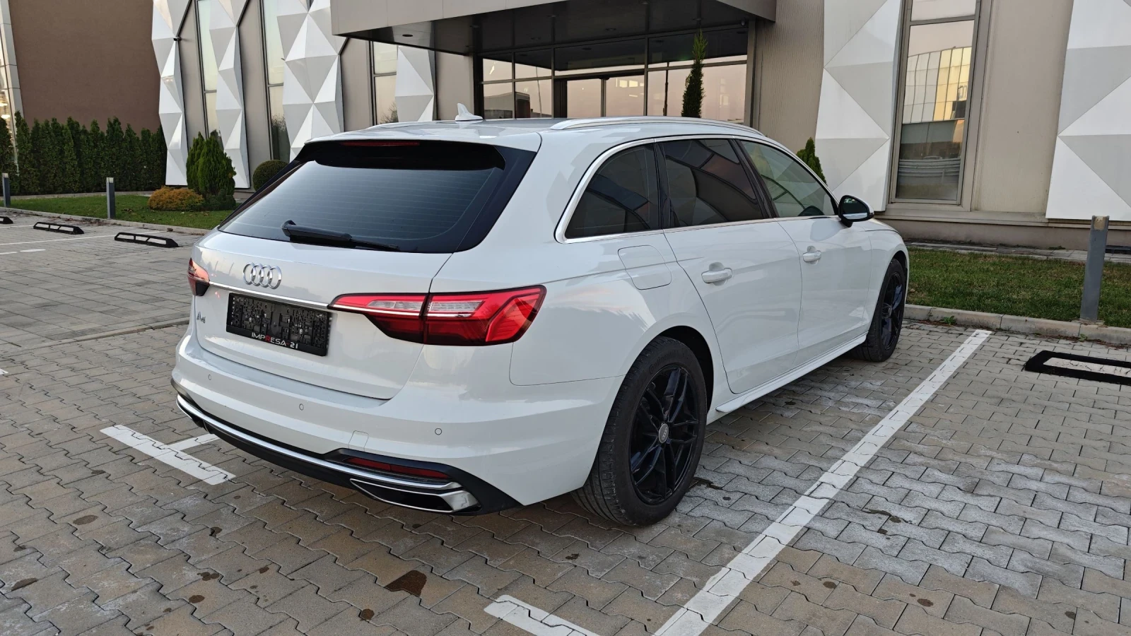 Audi A4 2.0i hybrid  - изображение 4