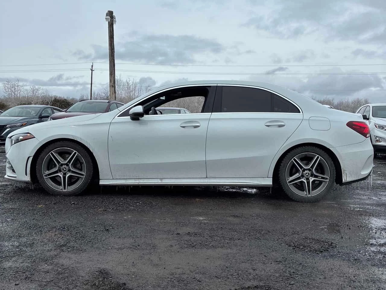 Mercedes-Benz A 220 * CARFAX * БЕЗ ПЪРВОНАЧАЛНА ВНОСКА, снимка 2 - Автомобили и джипове - 53831378