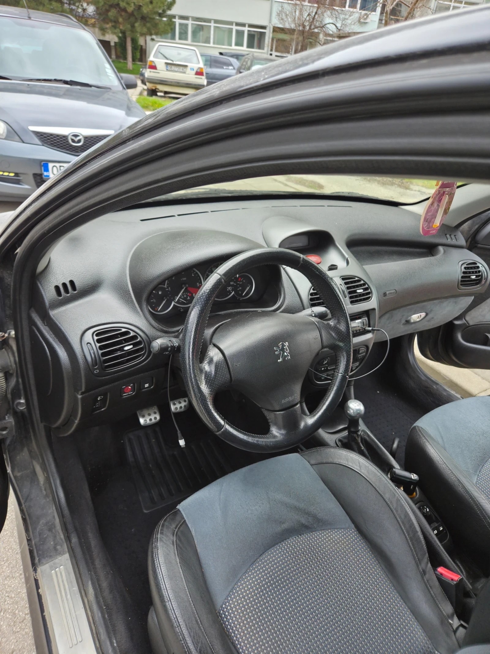 Peugeot 206, снимка 6 - Автомобили и джипове - 53938599