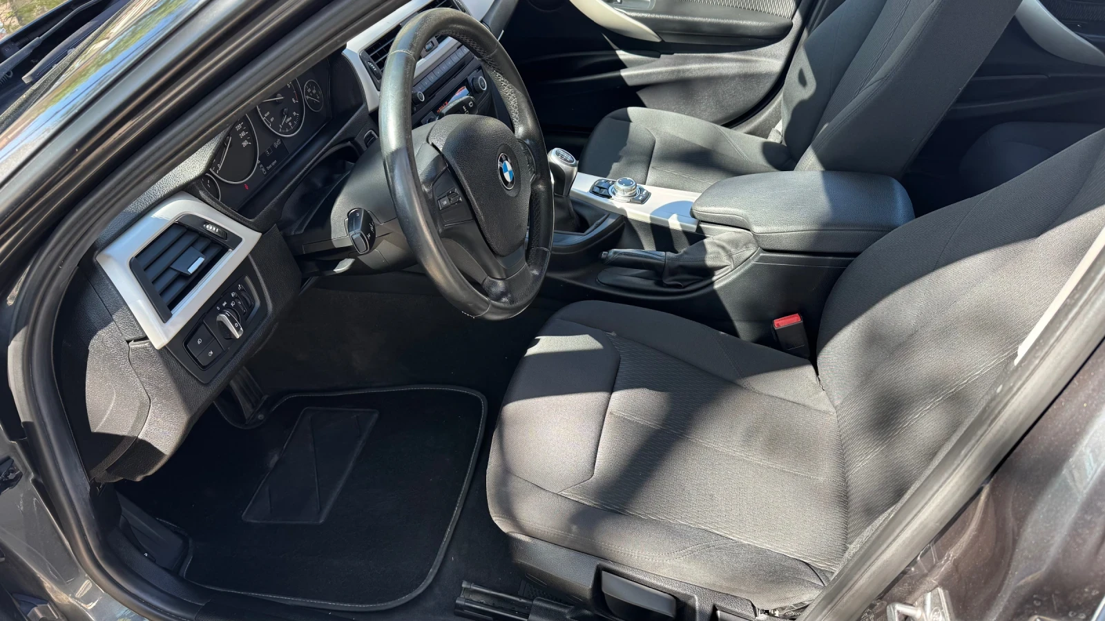 BMW 320 X-drive, снимка 10 - Автомобили и джипове - 54309360