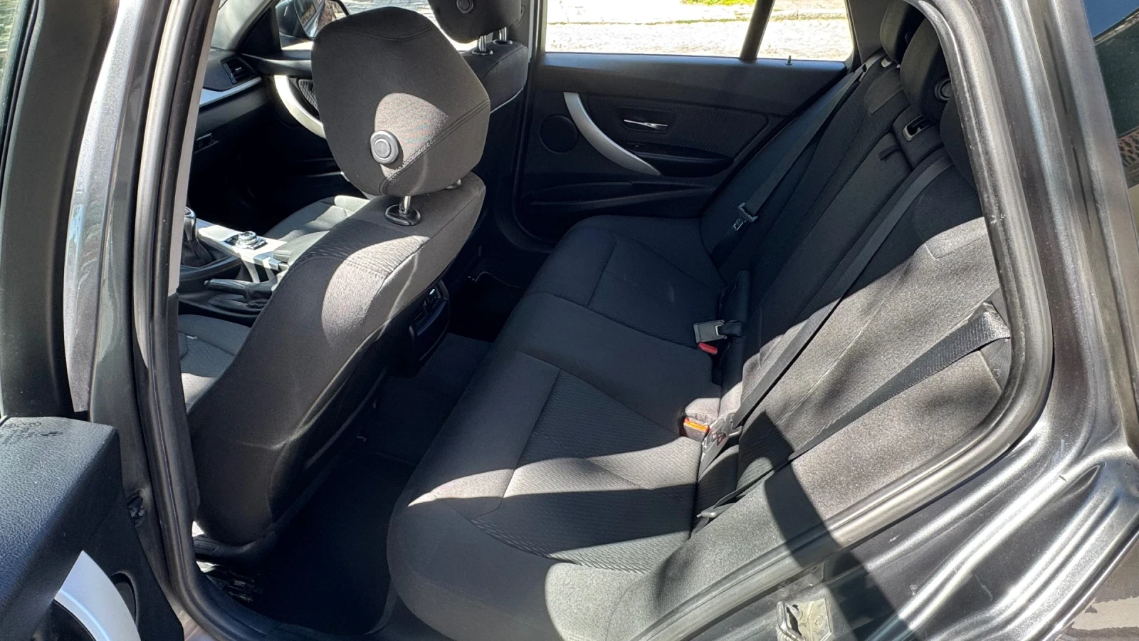 BMW 320 X-drive, снимка 12 - Автомобили и джипове - 54309360