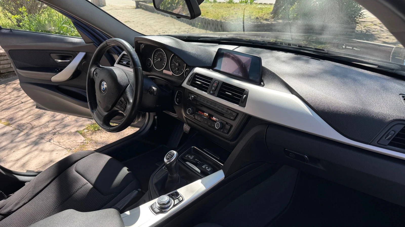 BMW 320 X-drive, снимка 16 - Автомобили и джипове - 54309360