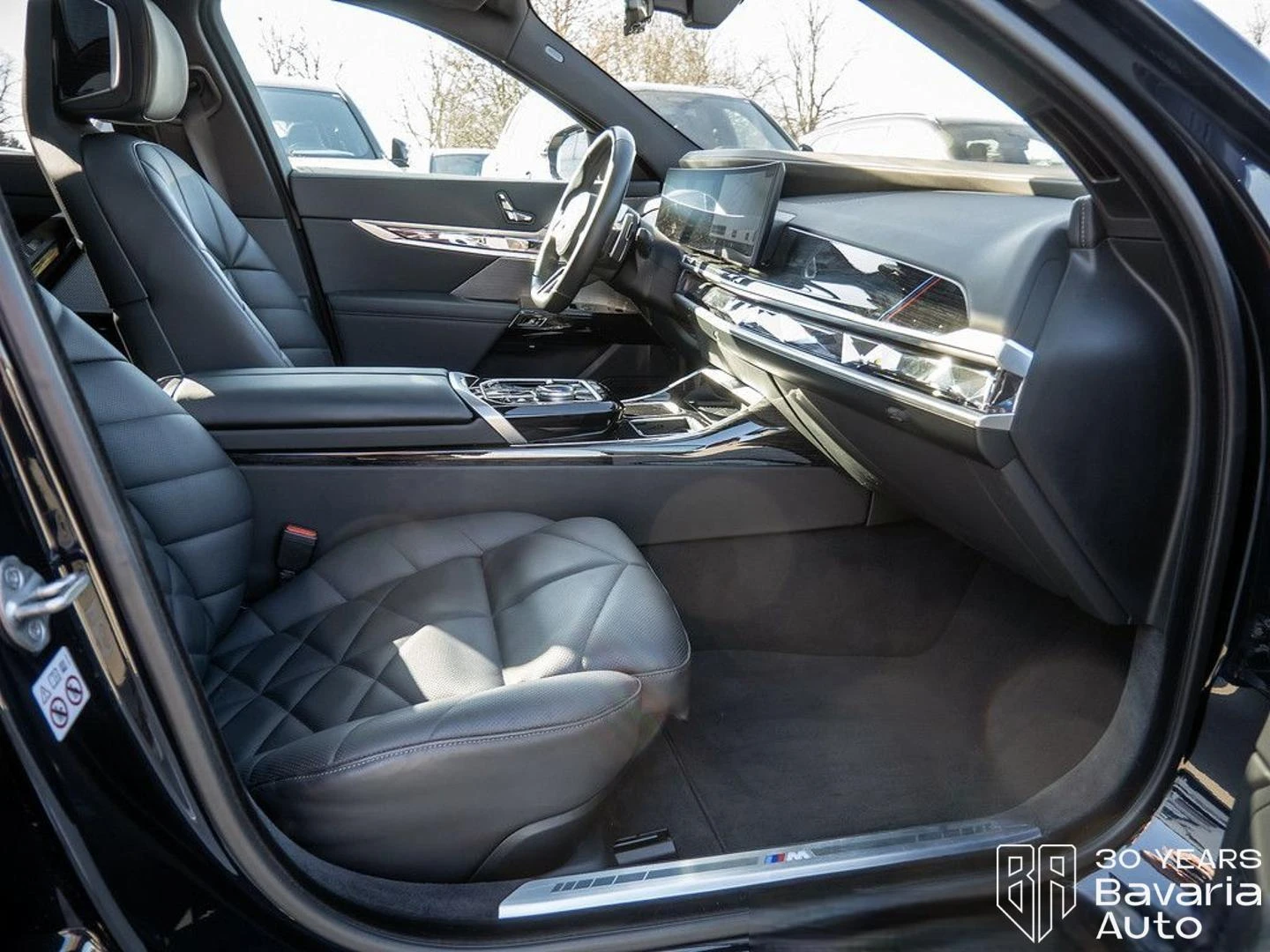 BMW 740 d xDrive M Sport Paket Panorama B/W, снимка 8 - Автомобили и джипове - 54378464