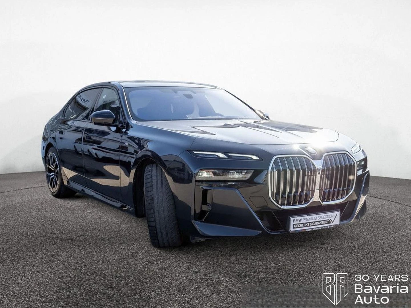 BMW 740 d xDrive M Sport Paket Panorama B/W, снимка 4 - Автомобили и джипове - 54378464